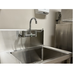 CliniLever® CP-BS Lead Safe™ Hospital Wall Mixing Set Type 51 Swivel 150mm Levers C/D