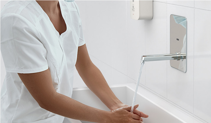 Header Image of a nurse washing her hands in a hospital with Galvin Engineering's new CMV2 tapware.